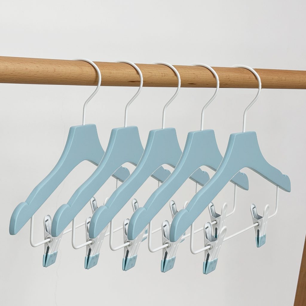 show the Rounded-edge baby hangers
